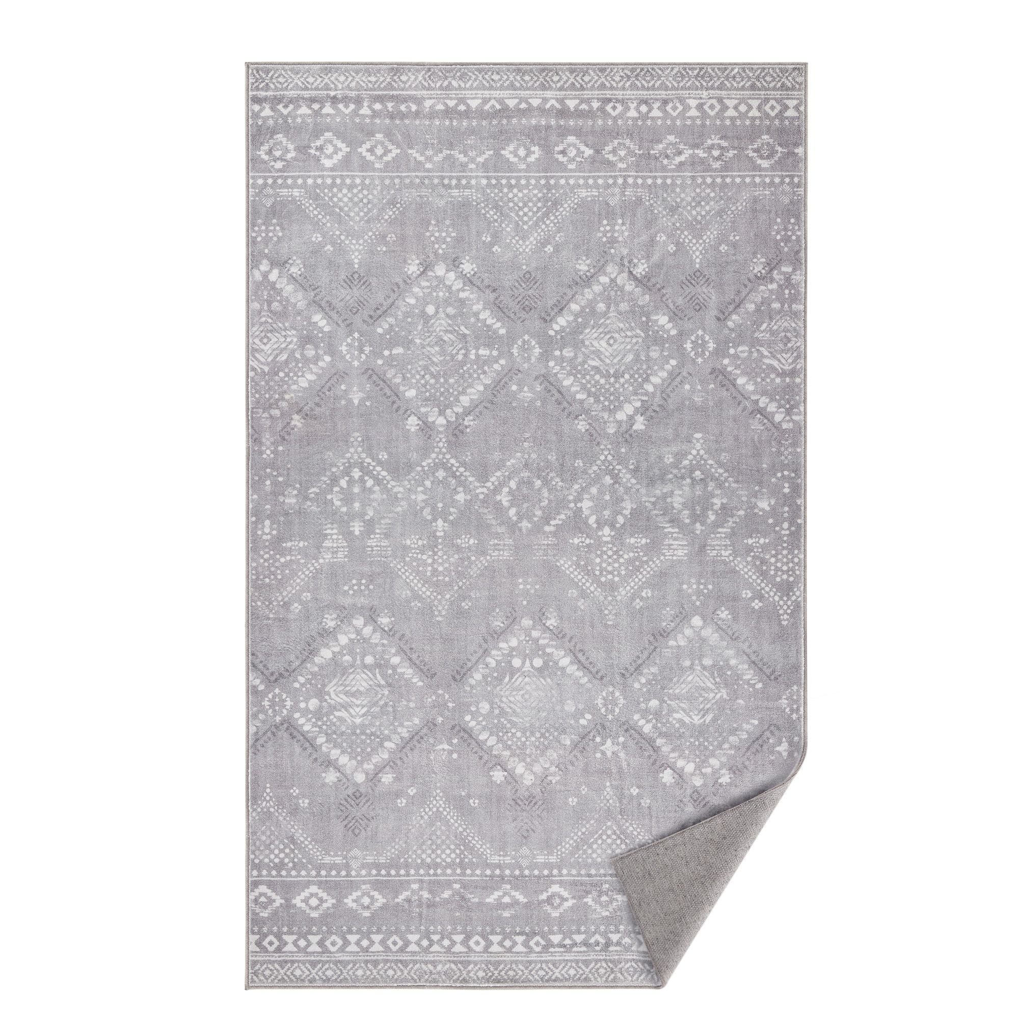 Area rug with non slip design and machine washable - Image 3